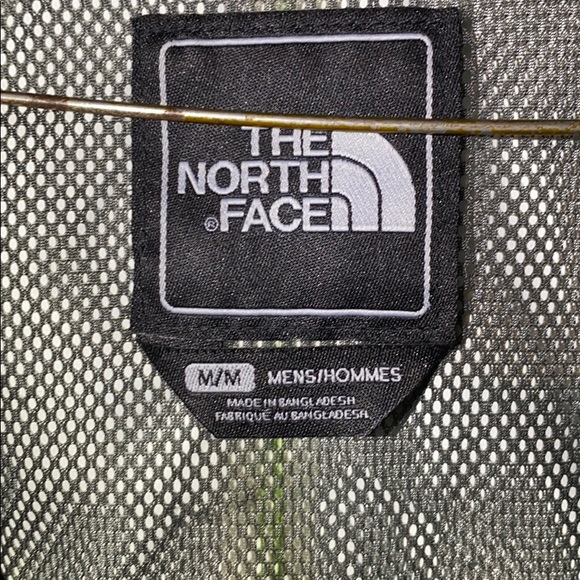 Medium North Face windbreaker jacket - Picture 3 of 3